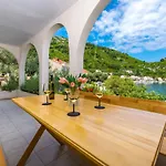 Daire Mirjana Mljet